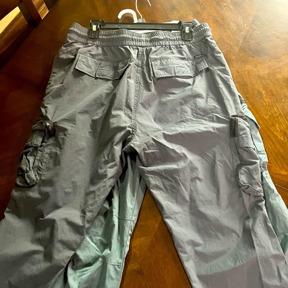 PacSun Performance Gray Slim Cargo Joggers - Picture 8 of 8